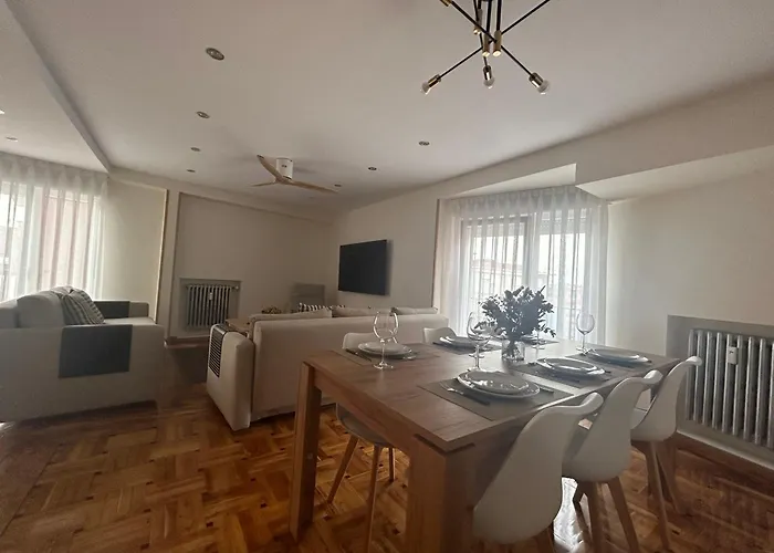 Llanes Vut-6201-as Χιχόν