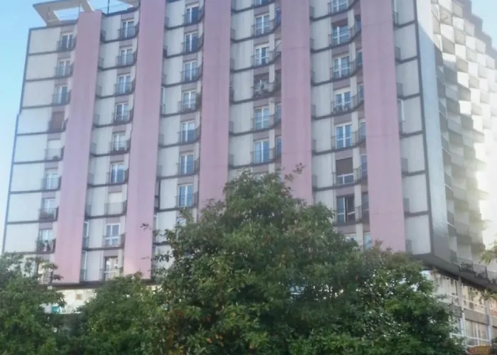 Llanes Vut-6201-as Χιχόν